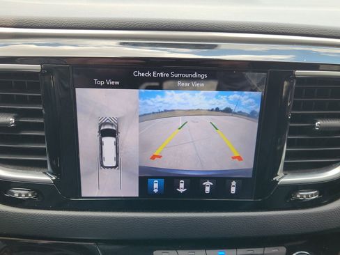 Used 2018 Chrysler Pacifica Touring-L Plus w/ Advanced Safetytec Group FWD image 20