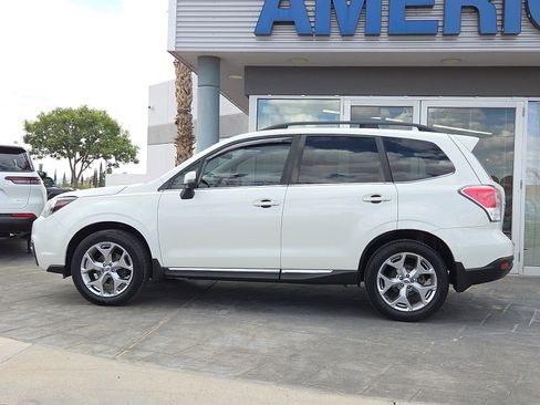 Used 2017 Subaru Forester 2.5i Touring image 3