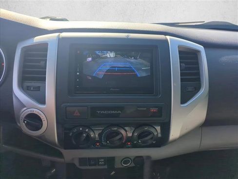 Used 2015 Toyota Tacoma 4x4 Double Cab w/ TRD Off-Road Package image 17