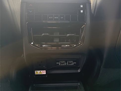 New 2025 Jeep Grand Cherokee L Laredo w/ Luxury Tech Group I image 23