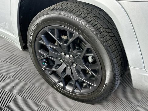 Certified 2025 Jeep Grand Cherokee L Summit AWD/4WD image 45