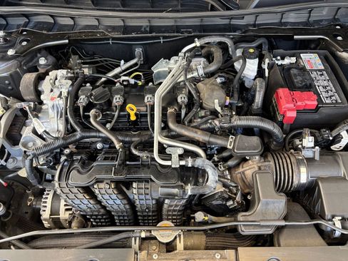 Used 2025 Nissan Altima 2.5 SV image 32