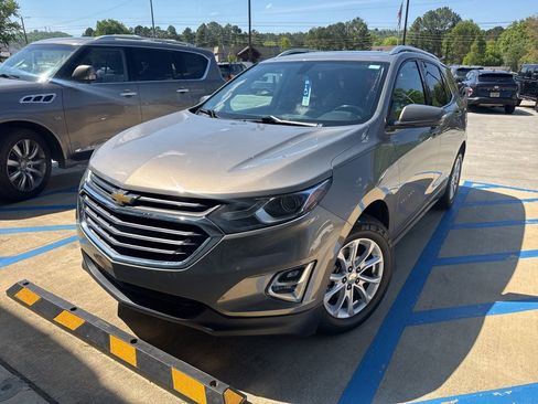 Used 2018 Chevrolet Equinox LT w/ Sun & Infotainment Package image 1