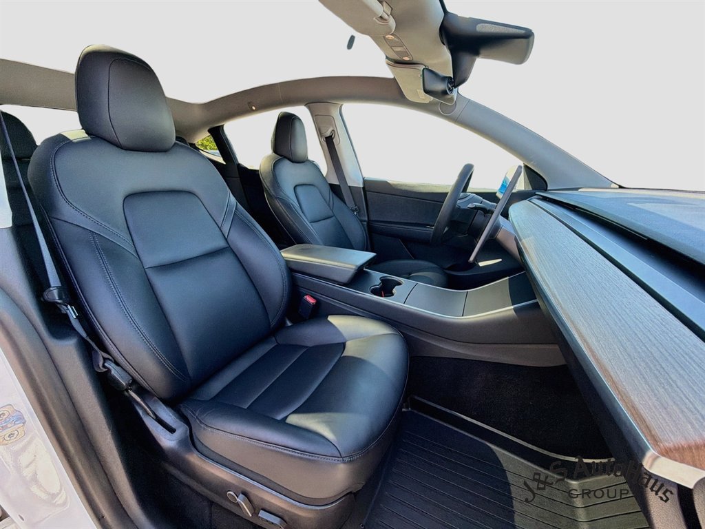 Used 2021 Tesla Model Y Long Range AWD/4WD image 35