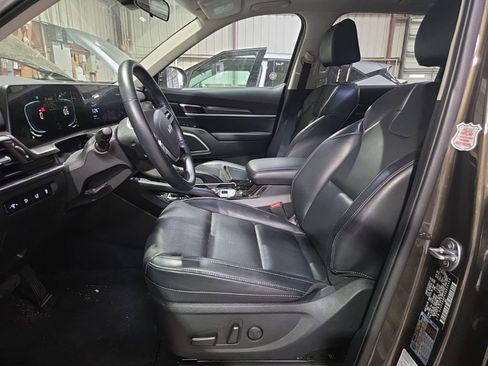 Used 2025 Kia Telluride S image 4