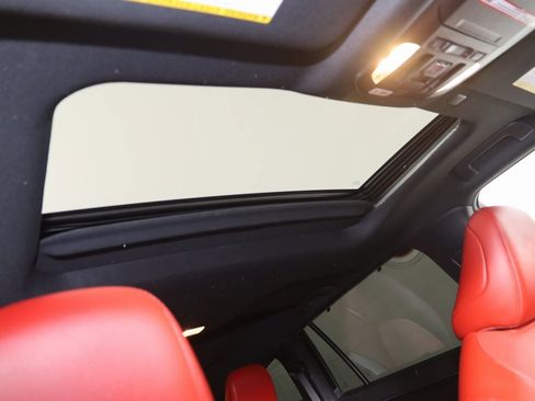 Used 2022 Toyota Highlander XSE image 10