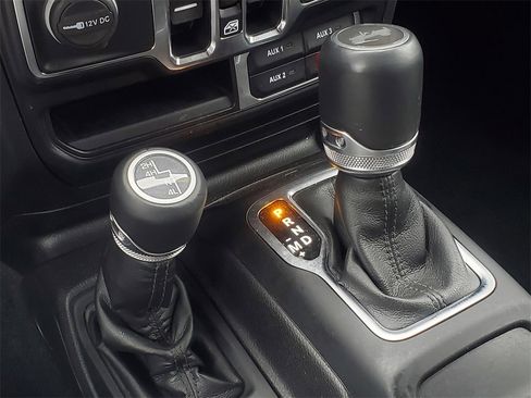 Used 2022 Jeep Wrangler Unlimited Sahara image 27