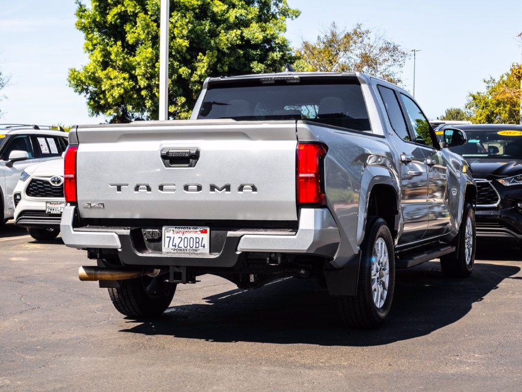 Used 2024 Toyota Tacoma SR5 AWD/4WD image 11