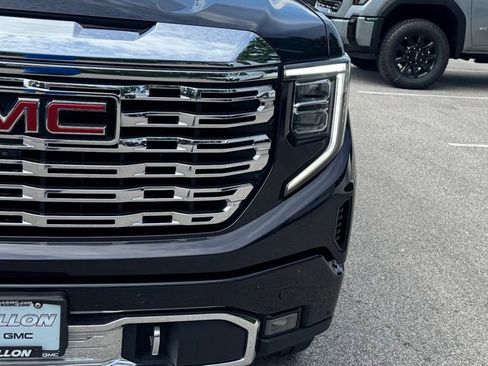 Used 2023 GMC Sierra 1500 Denali w/ Denali Reserve Package AWD/4WD image 9