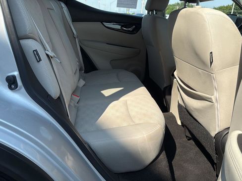 Used 2020 Nissan Rogue Sport SV image 31