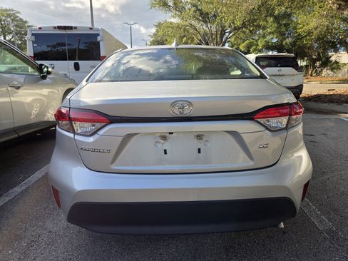 Used 2025 Toyota Corolla LE FWD image 3