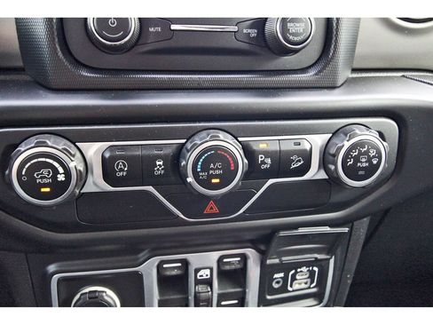 Used 2018 Jeep Wrangler Unlimited Sport S AWD/4WD image 26