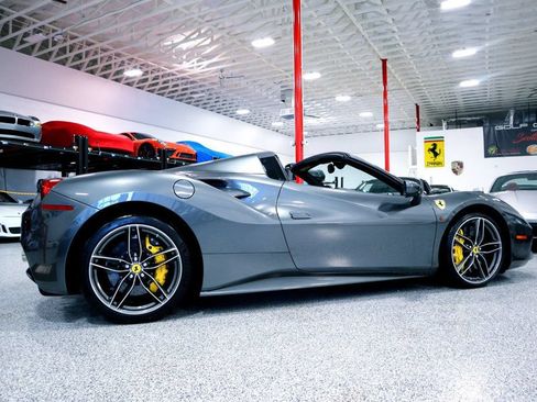 Used 2017 Ferrari 488 Spider RWD image 9