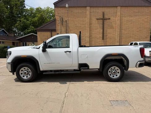 Used 2025 GMC Sierra 2500 Pro w/ 1SA Pro Safety Plus Package AWD/4WD image 16