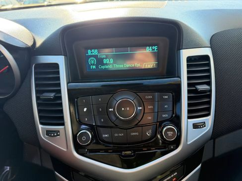 Used 2015 Chevrolet Cruze LT FWD image 14