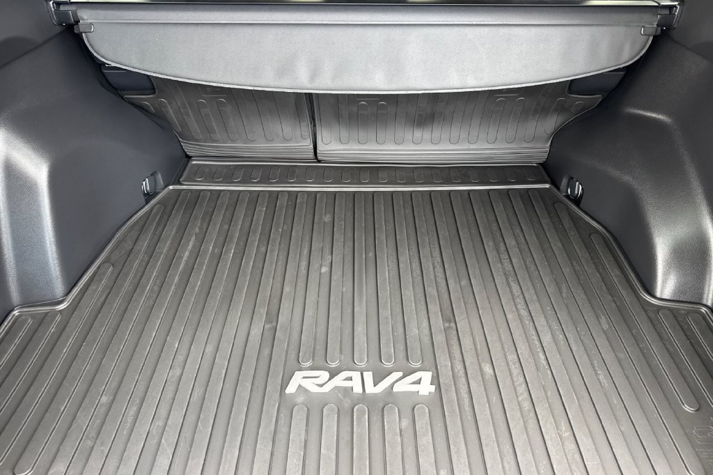 Certified 2024 Toyota RAV4 LE FWD image 14