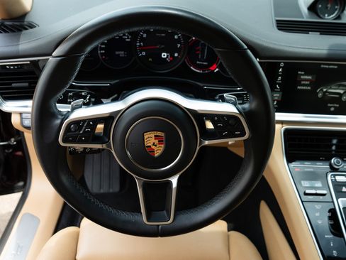 Used 2018 Porsche Panamera 4 AWD/4WD image 10