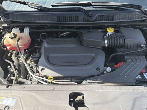 Used 2022 Chrysler Pacifica Touring-L FWD image 25