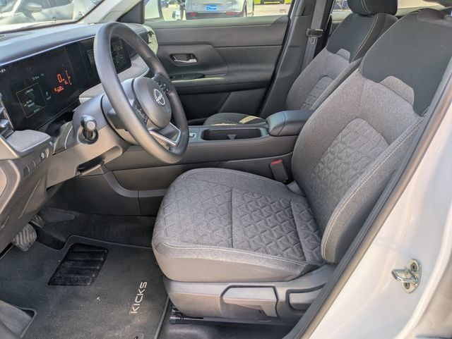 Used 2025 Nissan Kicks SV FWD image 14