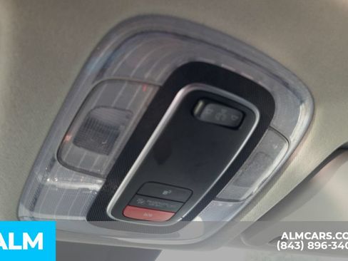 Used 2025 Hyundai Kona SEL AWD/4WD image 16