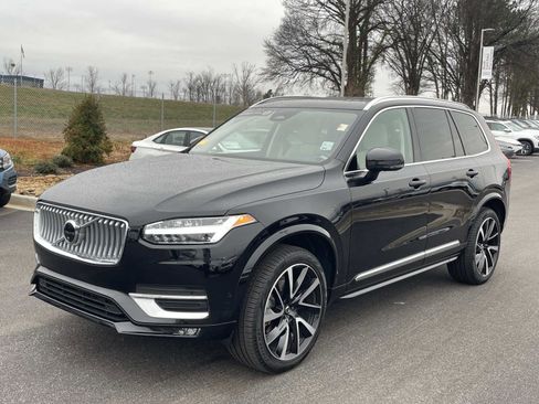 Used 2024 Volvo XC90 B6 Plus image 3