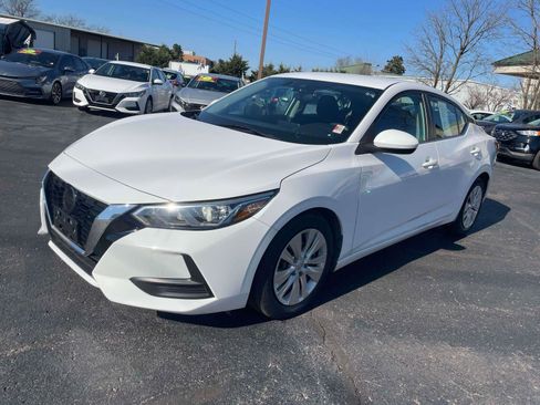 Used 2020 Nissan Sentra S image 2