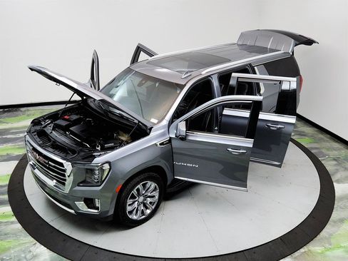 Used 2021 GMC Yukon XL SLT w/ SLT Premium Package image 37