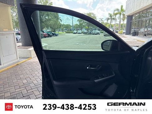 Used 2024 Nissan Sentra SR w/ SR Premium Package FWD image 20