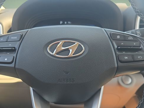Certified 2024 Hyundai Venue SEL FWD image 12