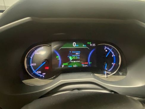 Used 2023 Toyota RAV4 XLE Premium image 16