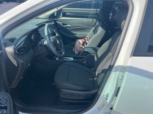 Used 2023 Buick Encore GX Preferred w/ Cold Weather Comfort Package FWD image 5
