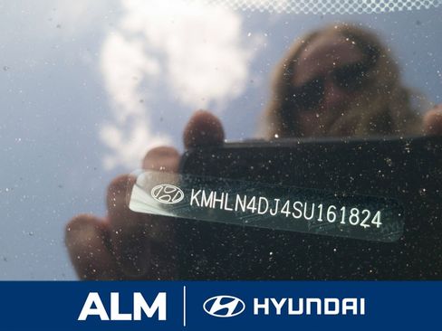 New 2025 Hyundai Elantra Limited image 29