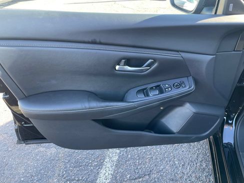 Used 2025 Nissan Sentra SV FWD image 18