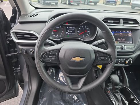 Used 2021 Chevrolet TrailBlazer LS AWD/4WD image 13