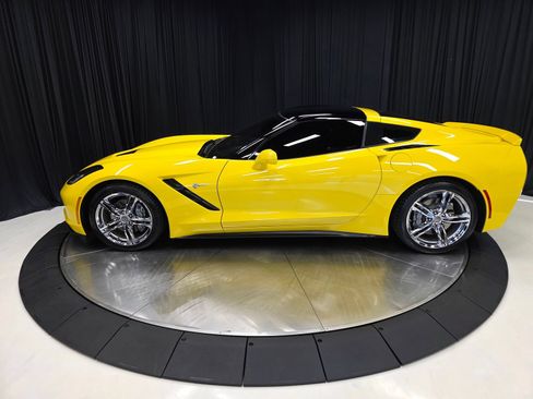 Used 2016 Chevrolet Corvette Stingray Coupe w/ 3LT Preferred Equipment Group RWD image 10
