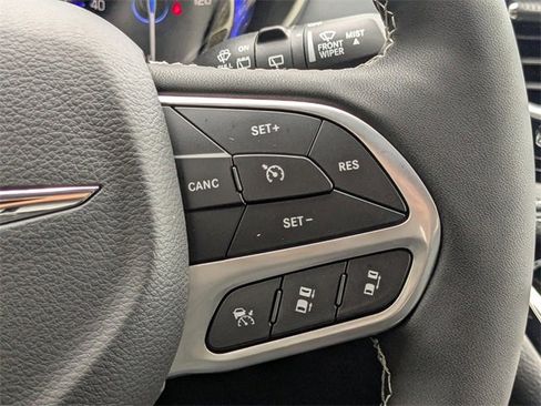 New 2026 Chrysler Pacifica Limited image 28