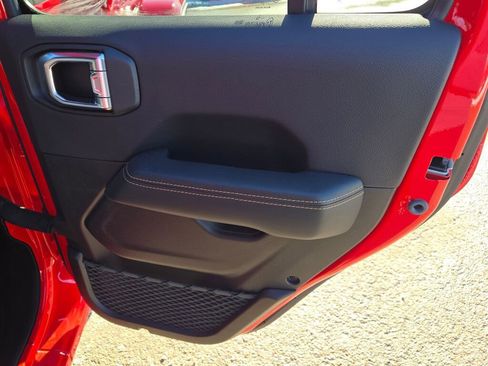 Certified 2025 Jeep Wrangler Unlimited Sahara w/ Safety Group image 12