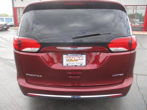 Used 2019 Chrysler Pacifica Limited FWD image 4
