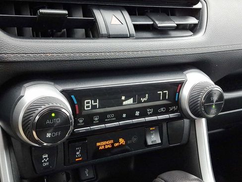 Used 2021 Toyota RAV4 XLE w/ XLE Grade Weather Package image 15