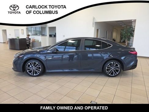 Used 2025 Toyota Camry XLE FWD image 1