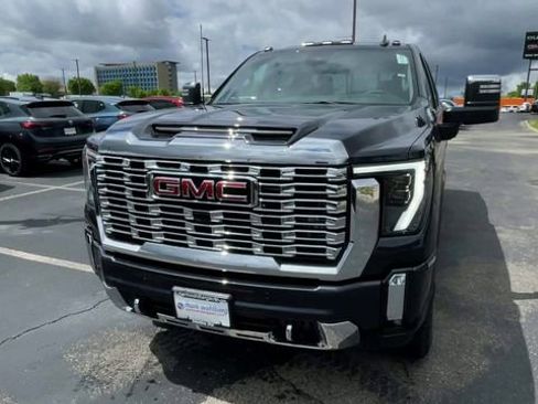 New 2026 GMC Sierra 3500 Denali w/ Denali Reserve Package AWD/4WD image 5