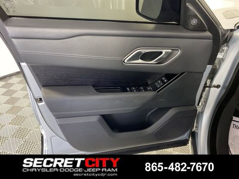 Used 2023 Land Rover Range Rover Velar R-Dynamic S AWD/4WD image 12