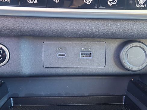 Used 2023 Nissan Rogue SL w/ SL Premium Package image 11