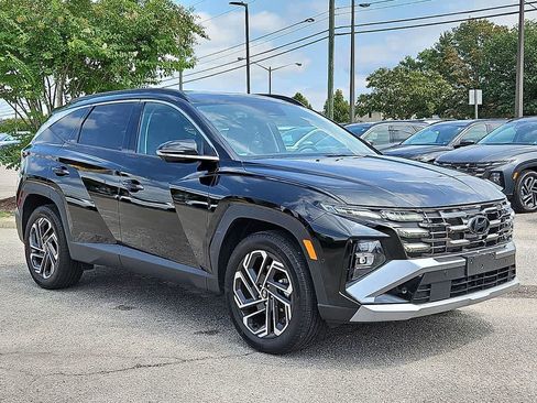 Used 2025 Hyundai Tucson Limited AWD/4WD image 3