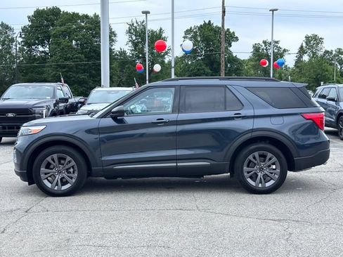 Certified 2024 Ford Explorer XLT w/ Equipment Group 202A AWD/4WD image 4
