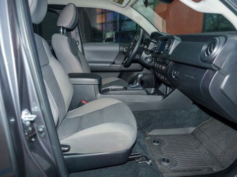 Used 2022 Toyota Tacoma SR image 16
