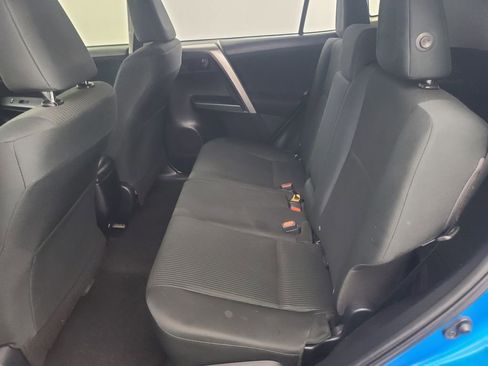 Used 2018 Toyota RAV4 LE image 21