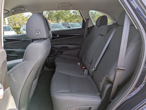 Used 2020 Kia Sorento LX image 13