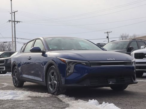 New 2025 Kia K4 FWD image 1