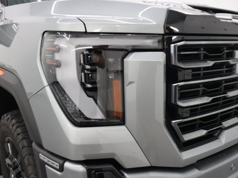 Used 2025 GMC Sierra 2500 AT4 w/ AT4 Premium Plus Package AWD/4WD image 30